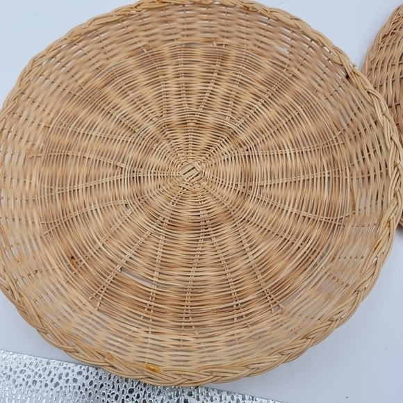 Set Of 5 Rattan Tan Plate Chargers One Size - Picture 8 of 9
